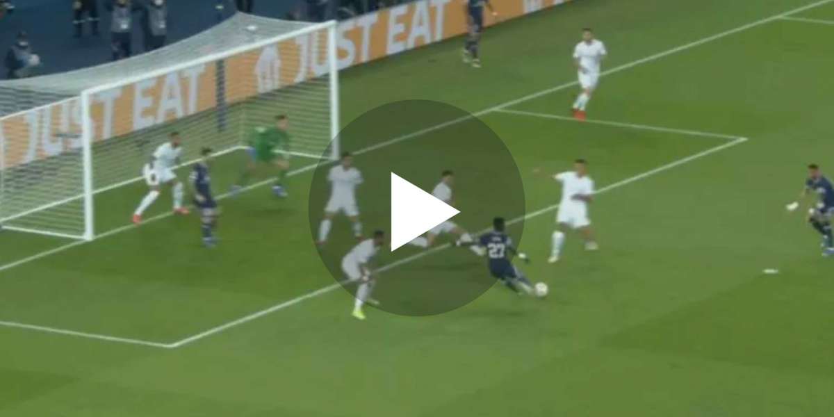 VIDEO: GOOOAL Idrissa Gueye smashes PSG into early lead vs. Man City after Neymar fluffs lines