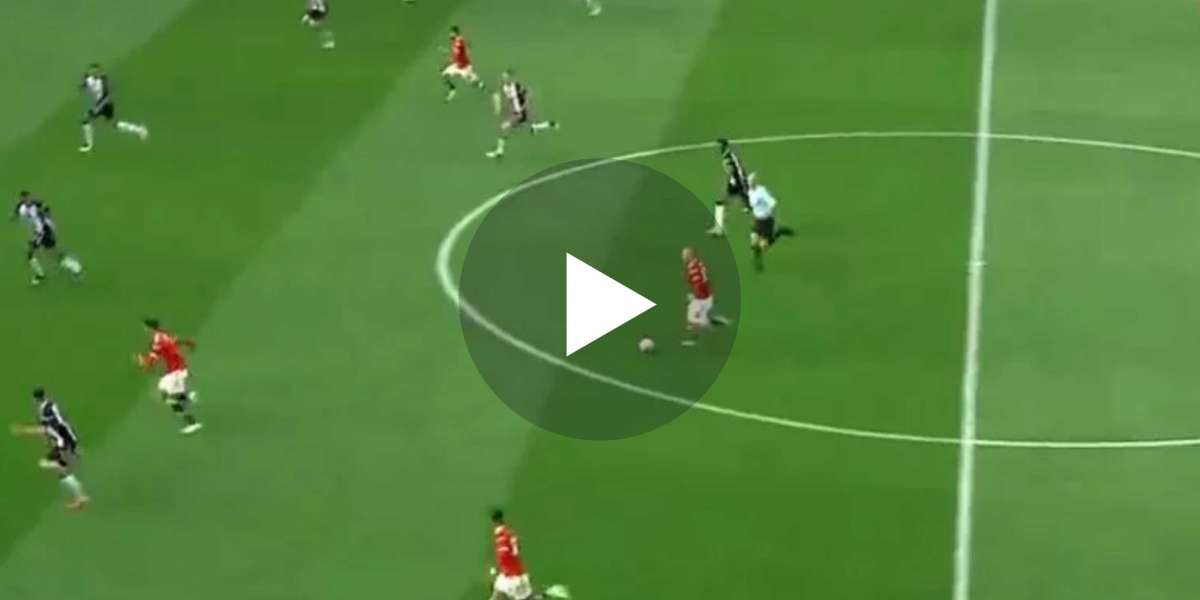 (Video) Cristiano Ronaldo nutmegs keeper after fine Luke Shaw link-up which Man United fans will adore