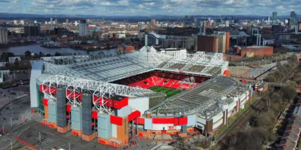 Manchester United are considering renovation possibilities for Old Trafford.