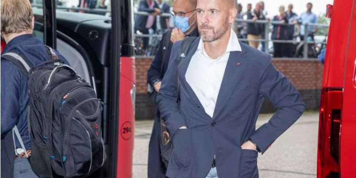 This weekend, Erik ten Hag will have his first test against Manchester United.