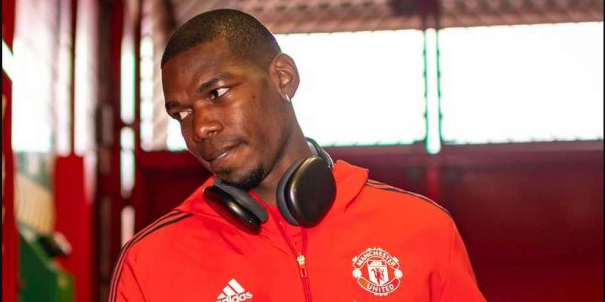 Prior to Manchester United's departure, Paris Saint-Germain have made an offer to Paul Pogba.