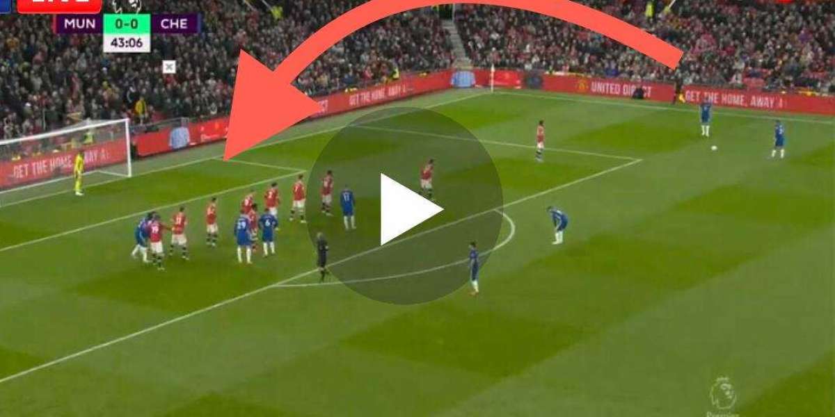 Video: The moment Rashford save Man United, from Chelsea's free kick against United.