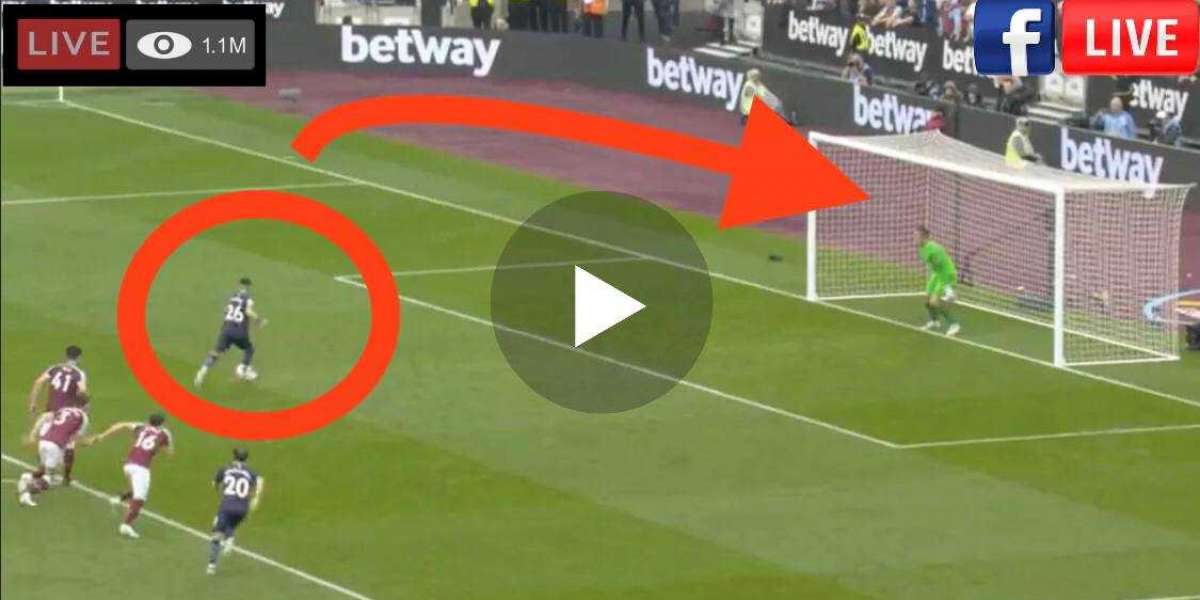 Video, Lukasz Fabianski saves a penalty kick for West Ham against Manchester City.