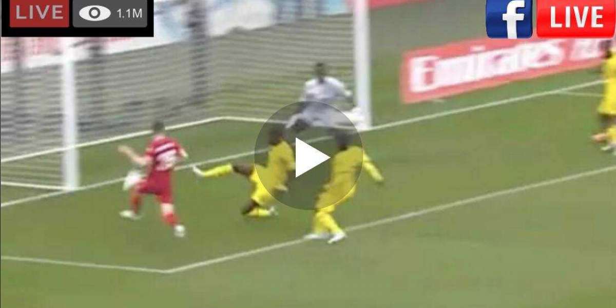 Video: In the space of 63 seconds, Liverpool's Diaz and Robertson both hit the post.