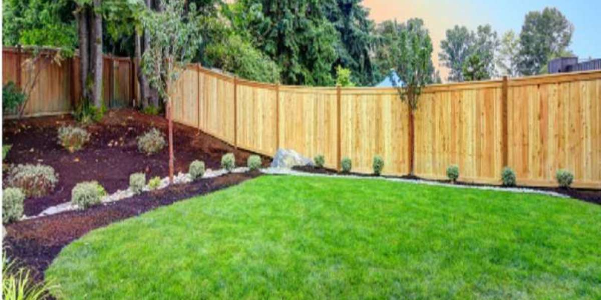 Consider These Factors Before Hiring a Fencing Contractor