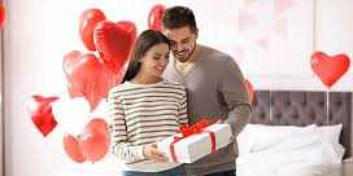 Interesting First Anniversary Gift Ideas for Your Spouse