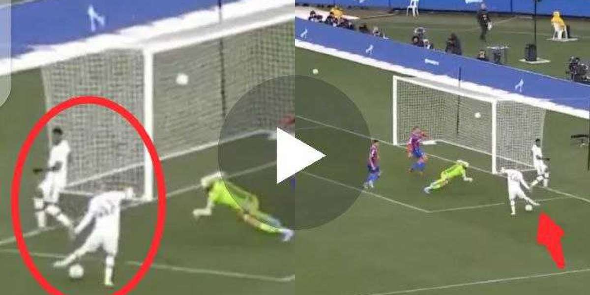 (Video) Rashford scores a superb team goal for Manchester United against Crystal Palace.