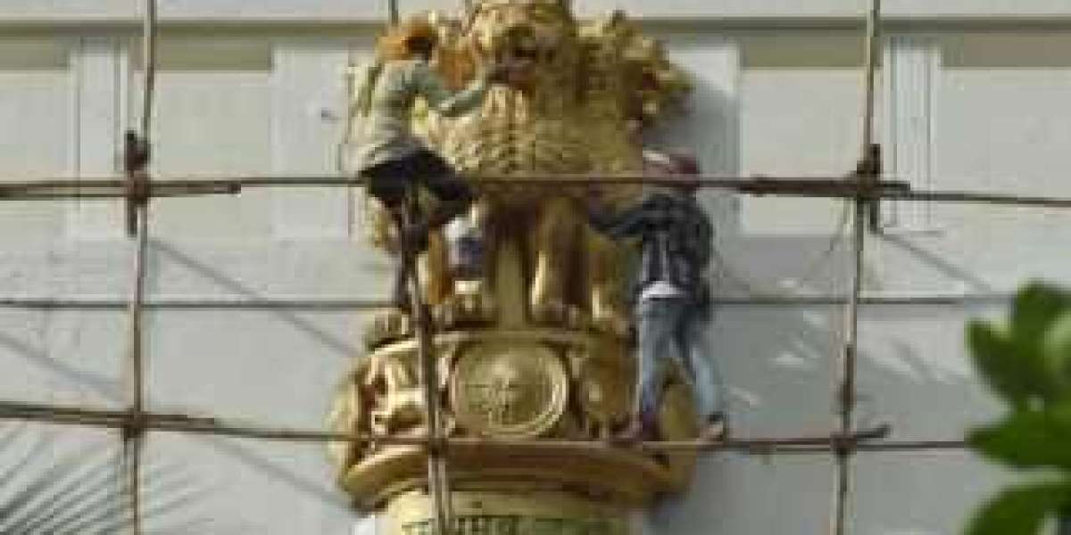 Critics have suggested that other depictions of the national emblem, such as this one in Mumbai, have a more benevolent 
