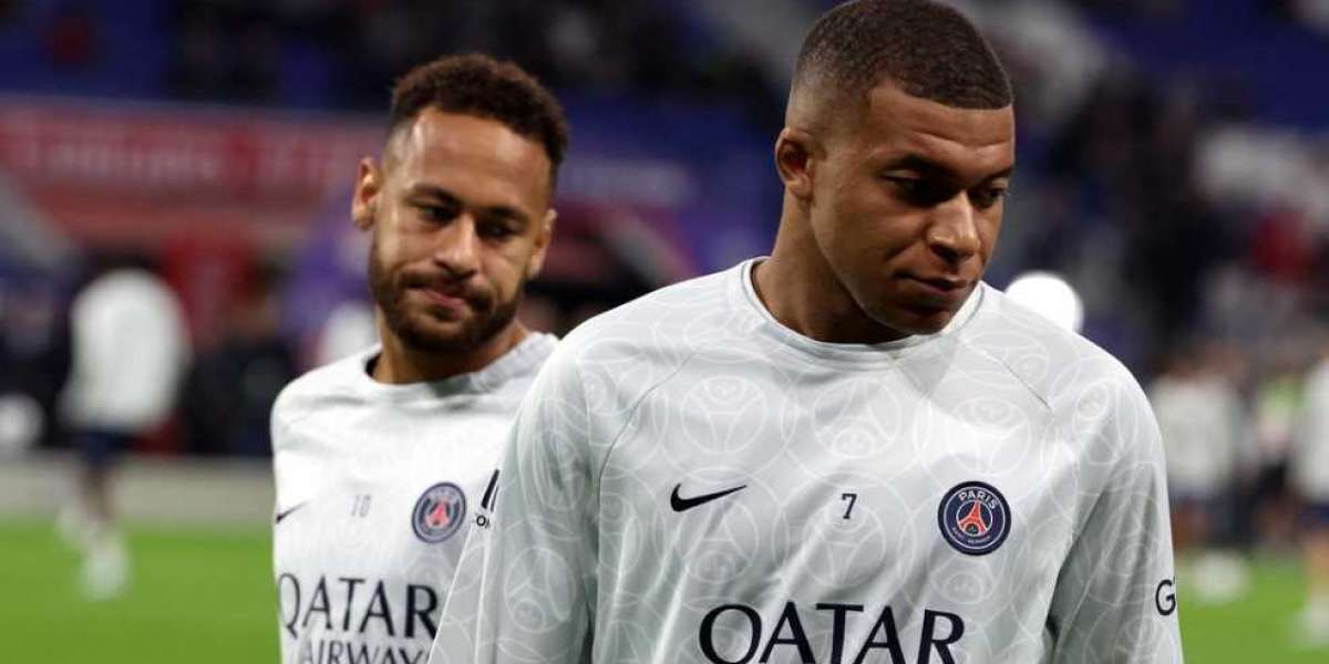 Thiago Silva sides with Neymar and Kylian Mbappe at PSG