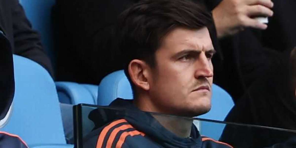 Why Harry Maguire was in the Manchester United locker room vs Everton