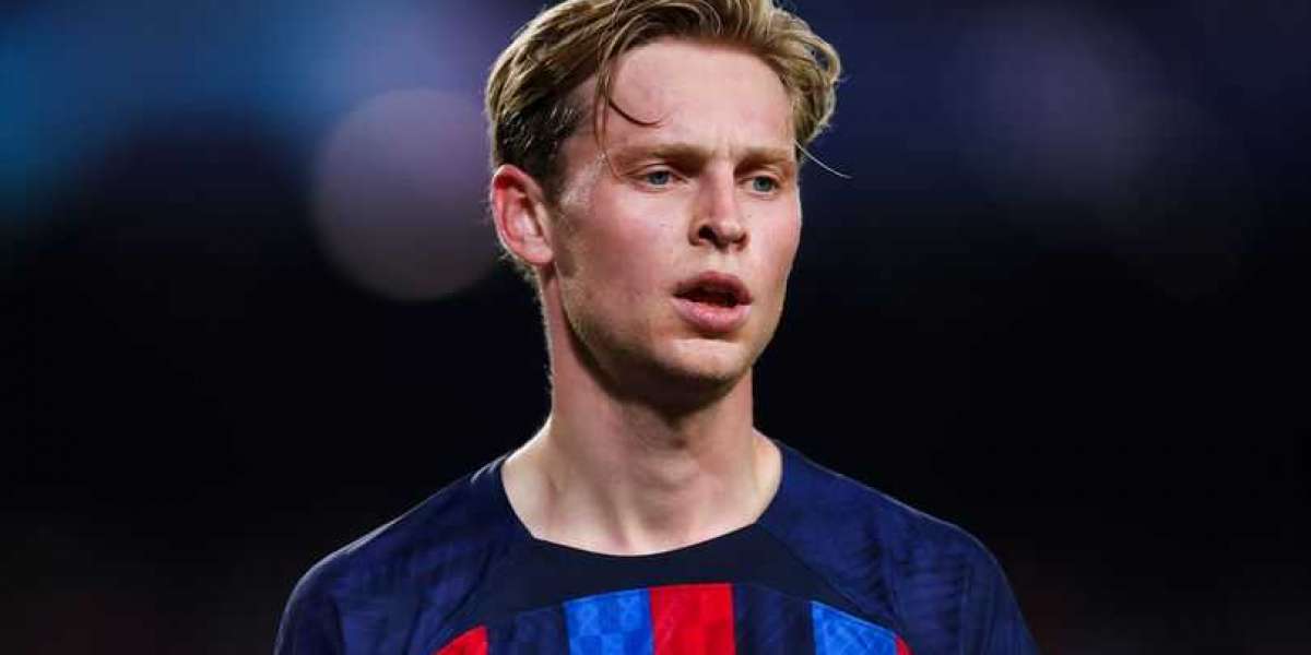 United target Frenkie de Jong confesses he knew Barcelona would "push" him to quit.
