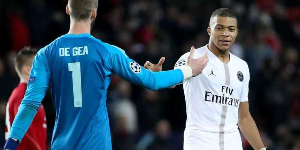 Glazers' "decision" on Kylian Mbappe has angered Manchester United fans.