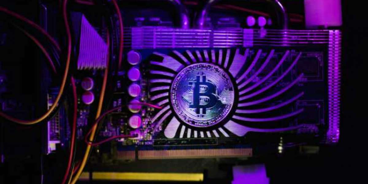 Bitcoin Hash Rate Rises Despite Mining Capacity Cuts