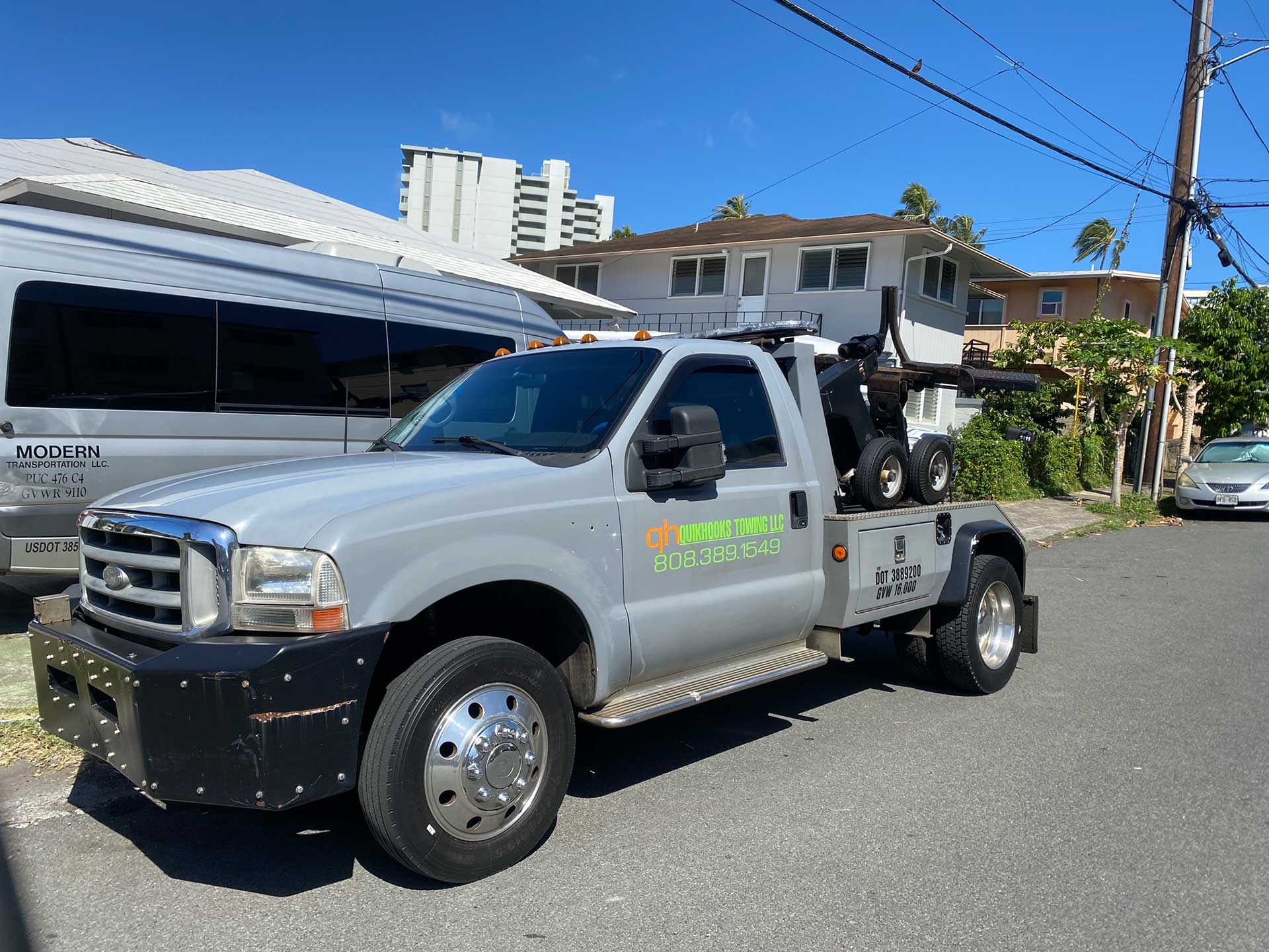 Oahu Tow Trucks & Emergency Roadside Assistance | QuikHooks