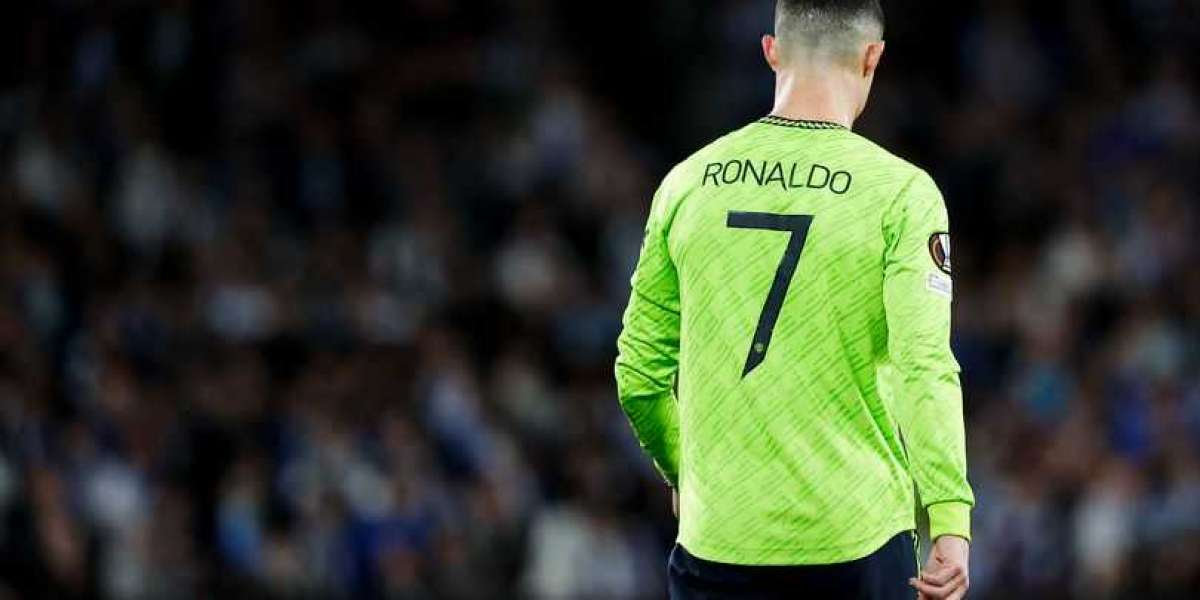 Three Manchester United players that could take Ronaldo's number