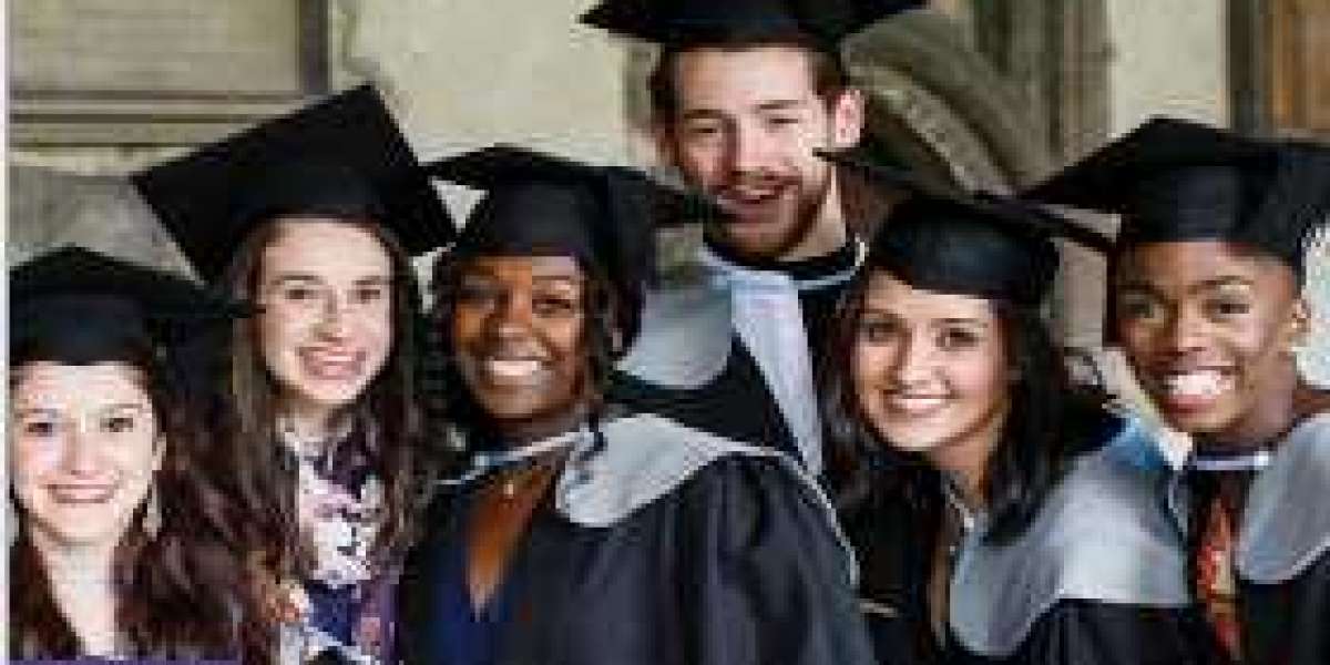 First 500 Scholarship for Full-time and Part-time Studies at Kent