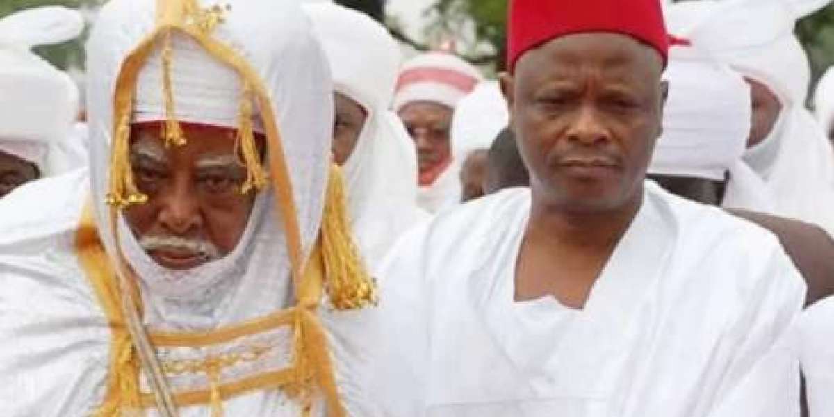 Kwankwaso Honors the Deceased Emir of Kano, Ado Bayero.