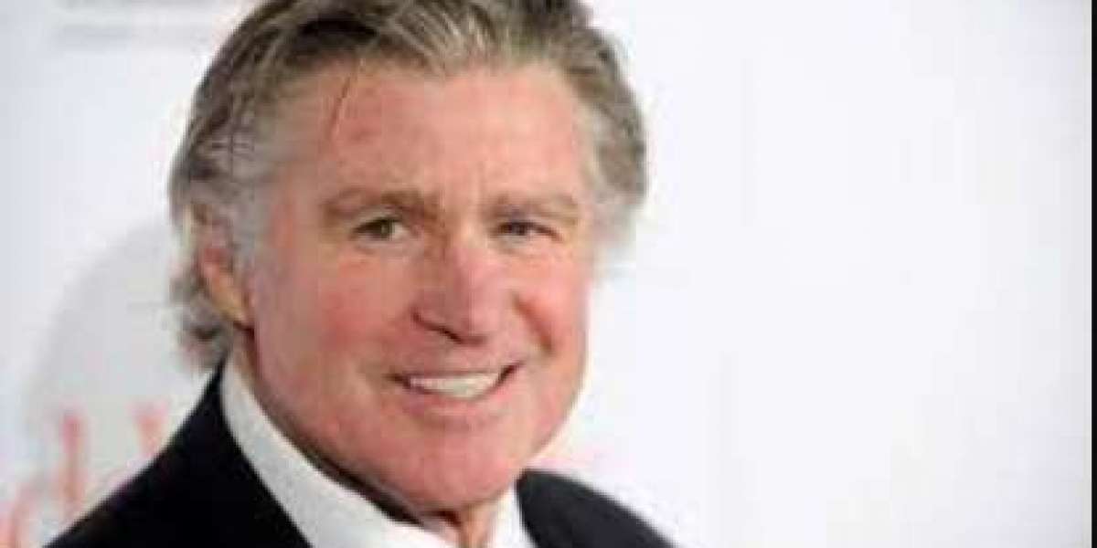 Treat Williams, Star of Hair and Everwood, Dies at the Age of 71 in a Motorcycle Crash.