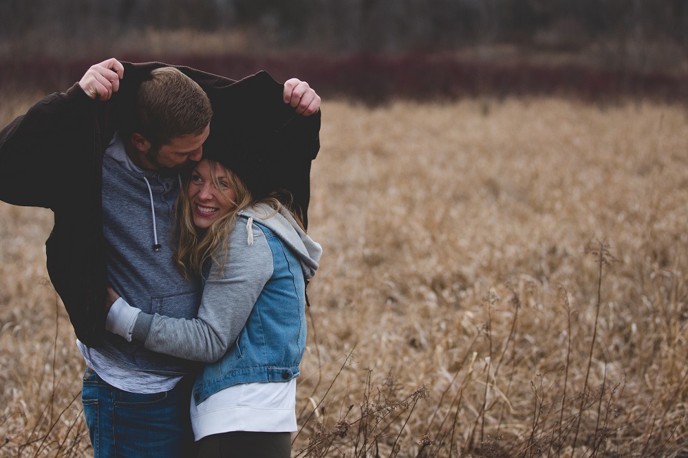 Older Women Dating Younger Men: 6 Tips to Ignite Passion