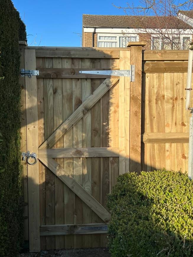 A Complete Guide to Selecting the Best Garden Fencing Company in Sussex - Today Business Posts
