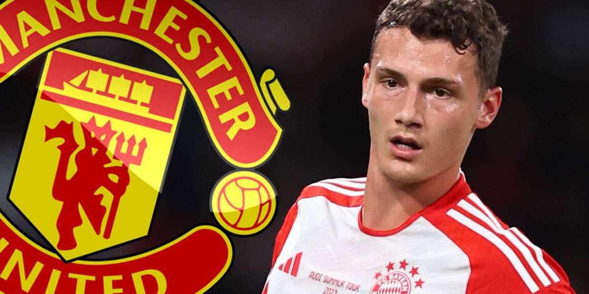 Benjamin Pavard Open to Leaving Bayern Munich This Summer, Keen on Manchester United Move