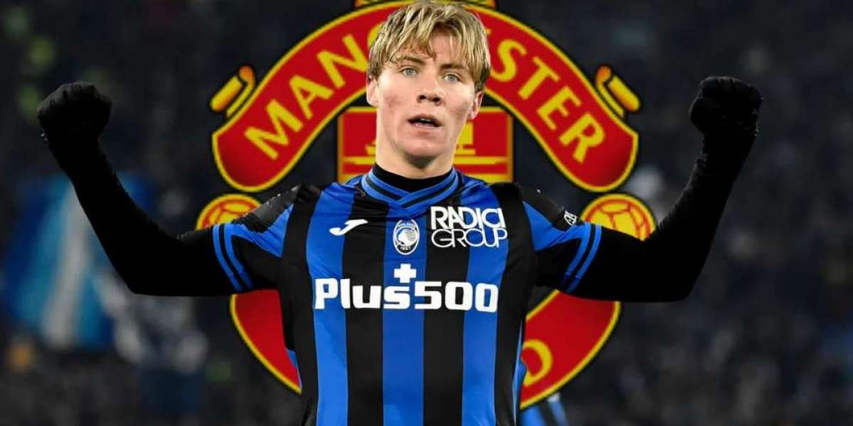 Rasmus Hojlund: Manchester United finalising £72m transfer deal for Atalanta striker