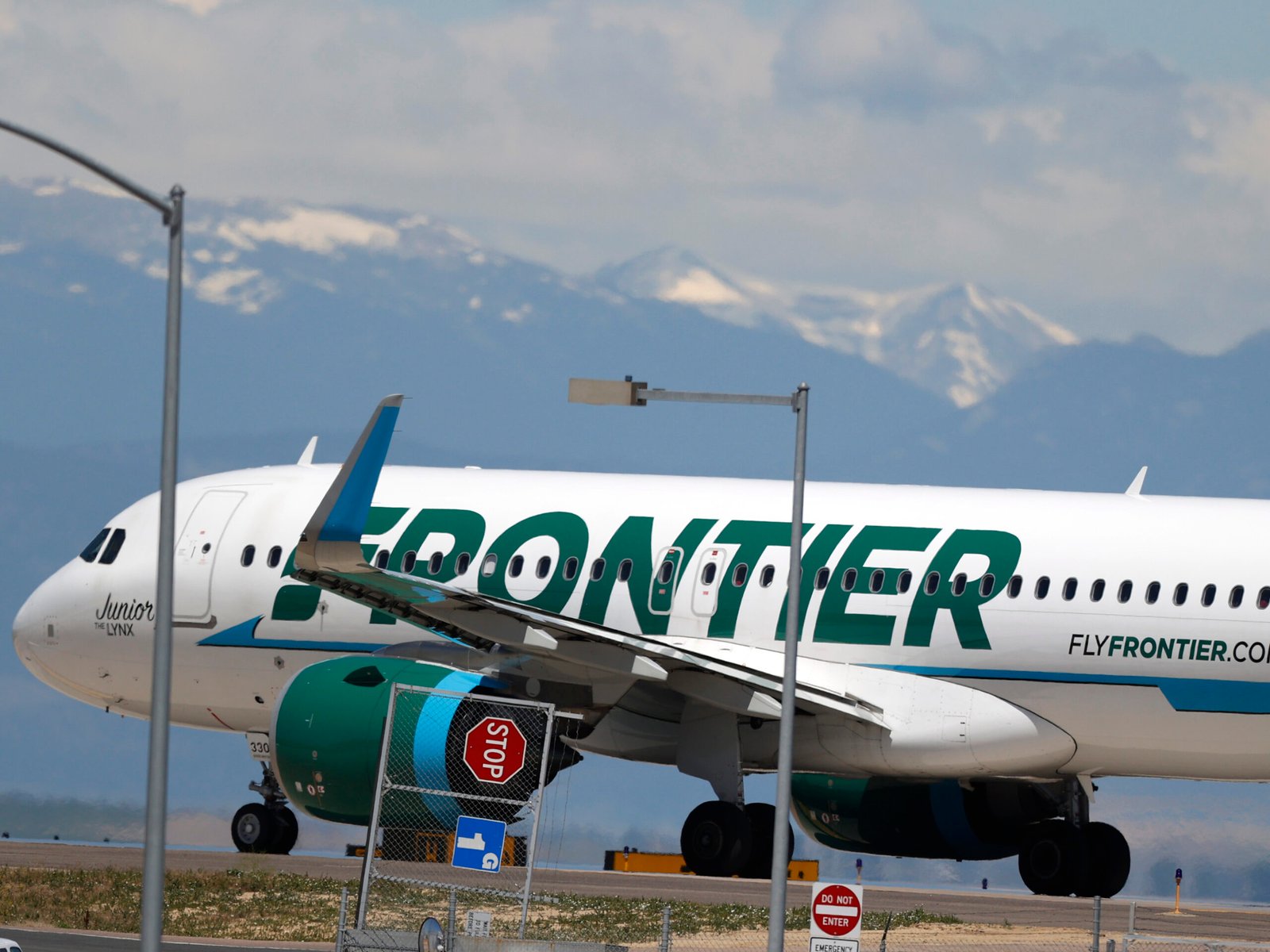 How do I talk to a real person at Frontier Airlines customer service?