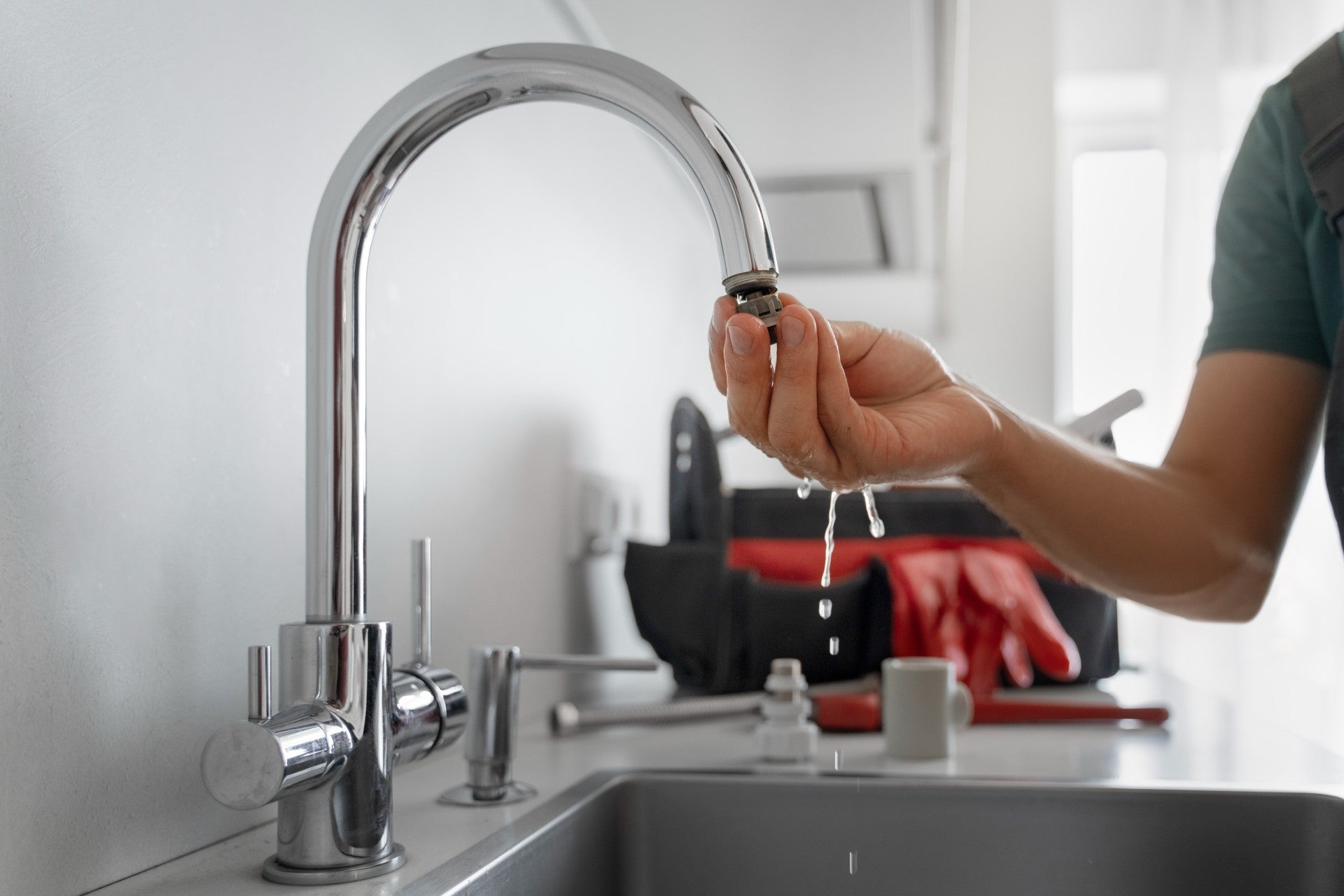 Tips for Choosing the Right Kitchen Faucet – AAA Plumbing Supply